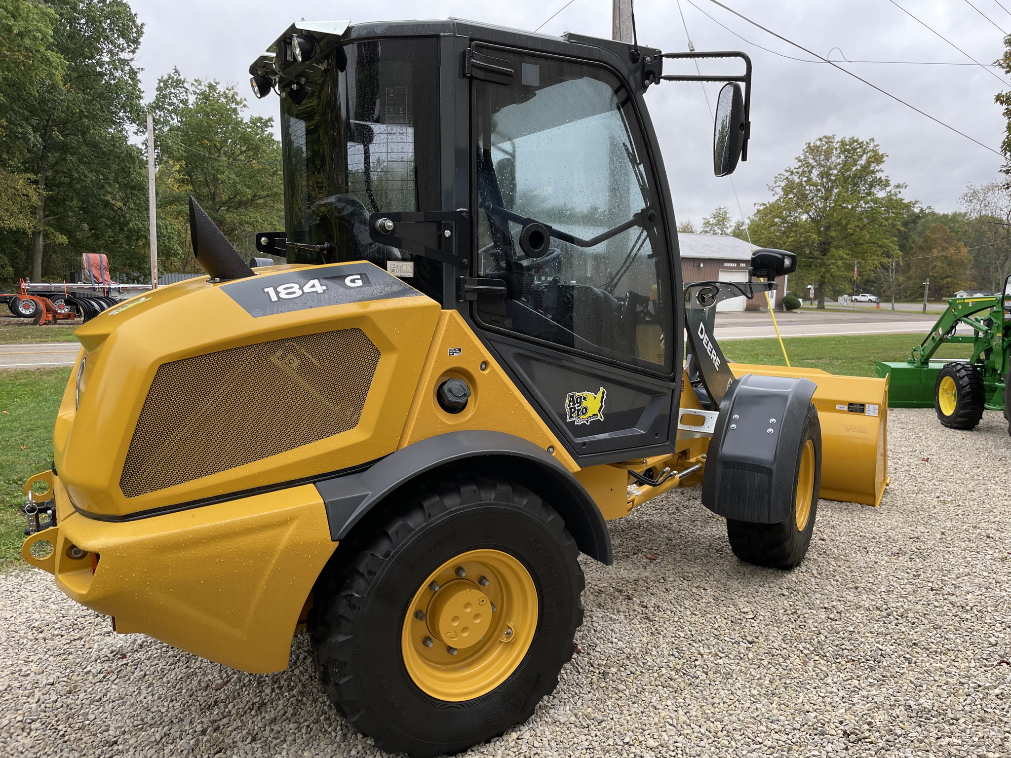 2025 John Deere 184 G Image 3