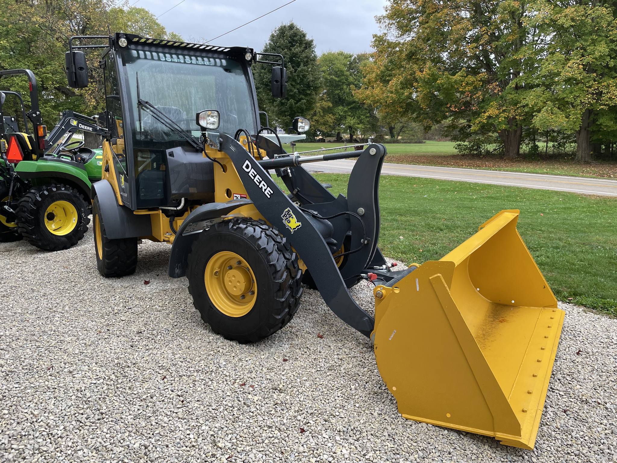 2025 John Deere 184 G Image 4