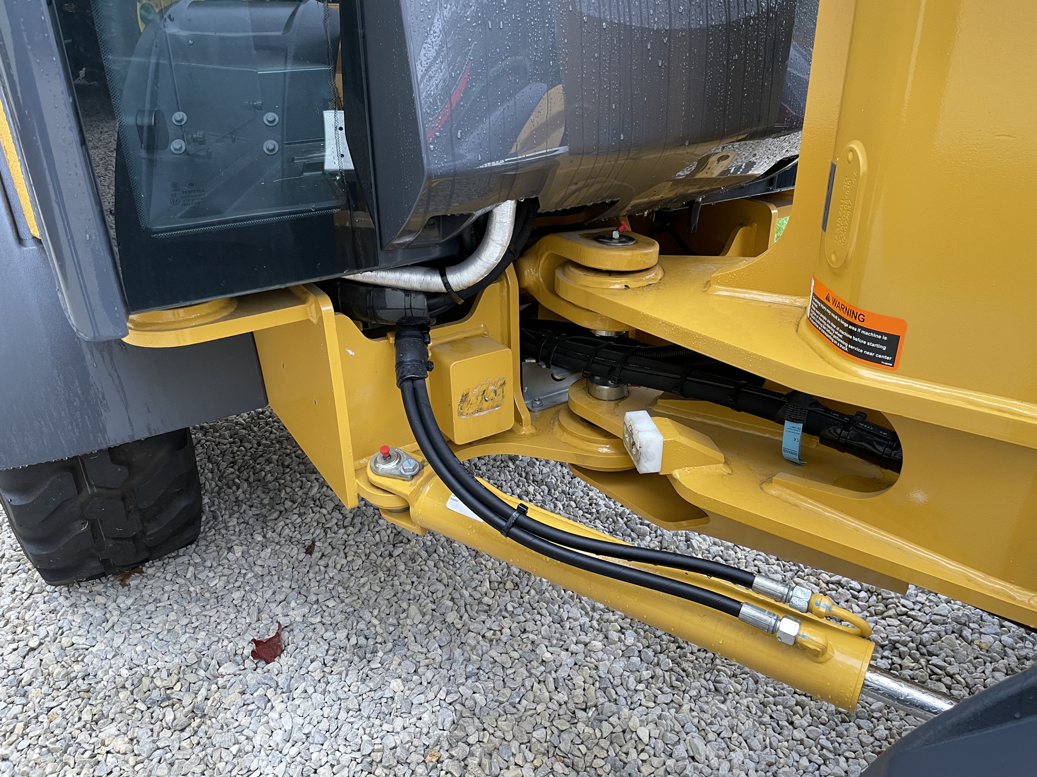 2025 John Deere 184 G Image 8