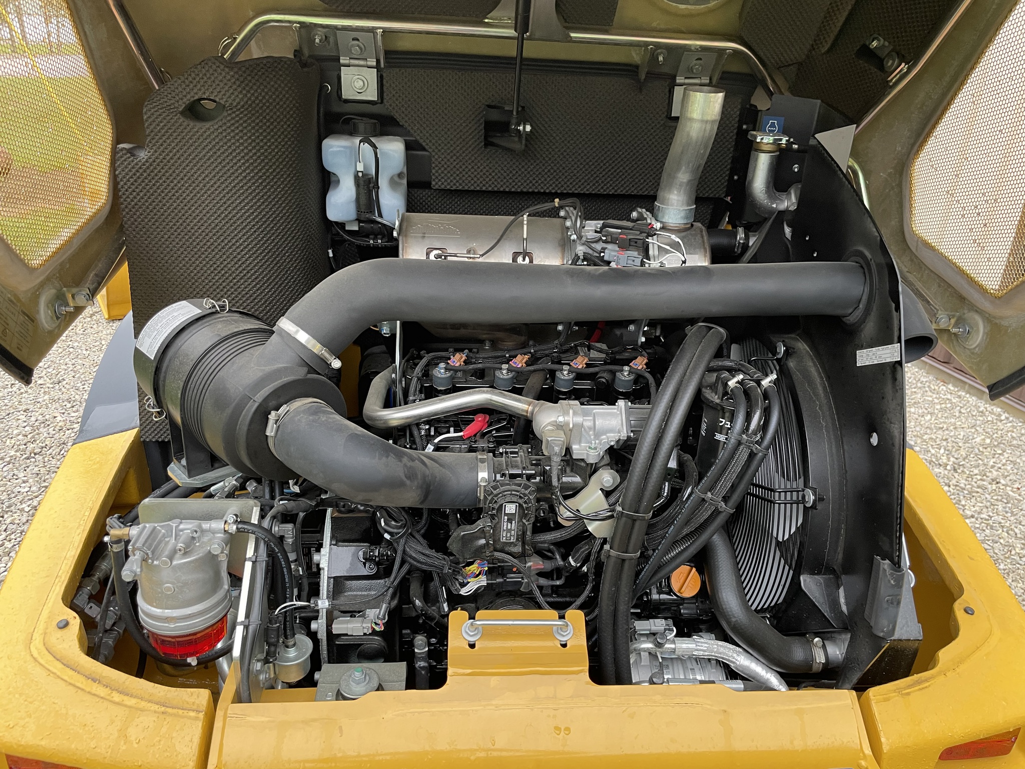 2025 John Deere 184 G Image 9