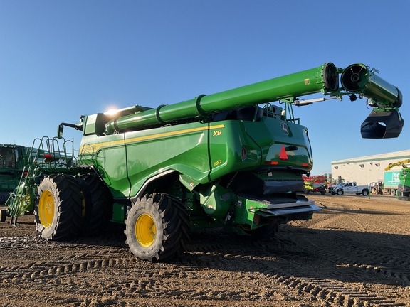 Used 2024 John Deere X9 1100 Combines at Horizon Ag & Turf in Westlock, AB - Photo4