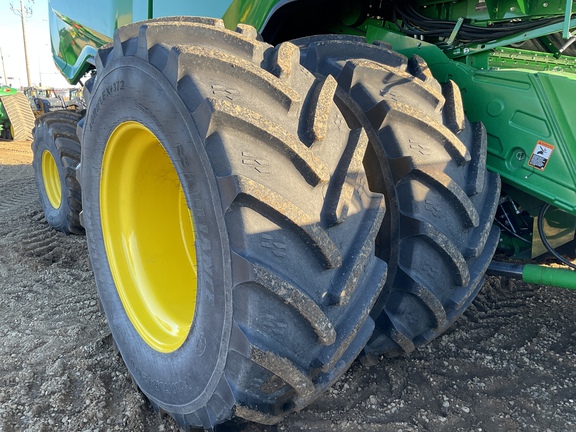 Used 2024 John Deere X9 1100 Combines at Horizon Ag & Turf in Westlock, AB - Photo10
