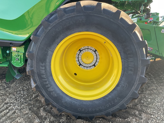 Used 2024 John Deere X9 1100 Combines at Horizon Ag & Turf in Westlock, AB - Photo11