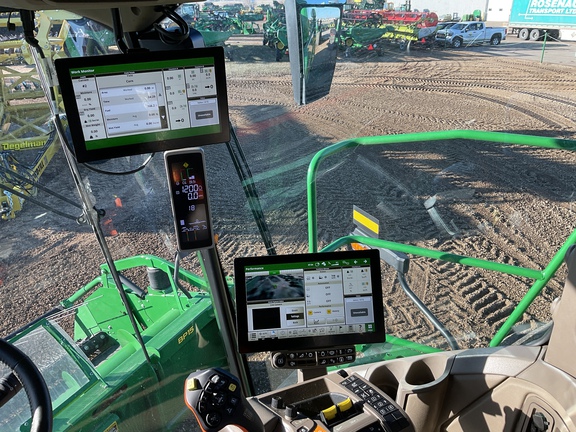 Used 2024 John Deere X9 1100 Combines at Horizon Ag & Turf in Westlock, AB - Photo25