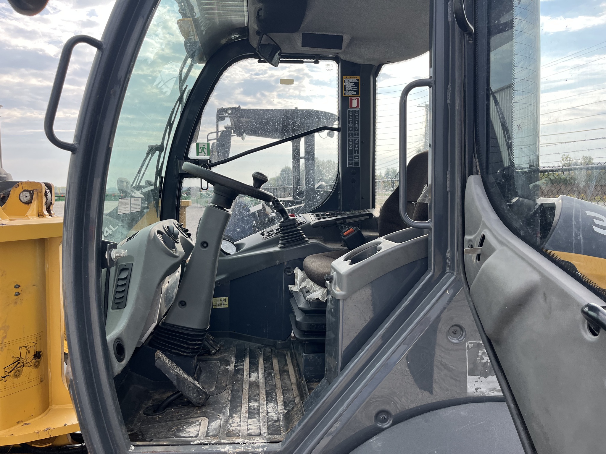 2021 John Deere 304L Image 6