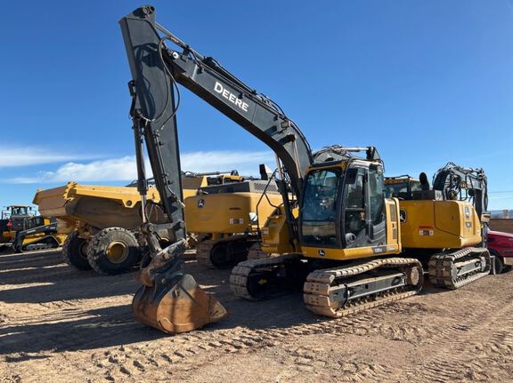 Photo of a 2023 John Deere 135G