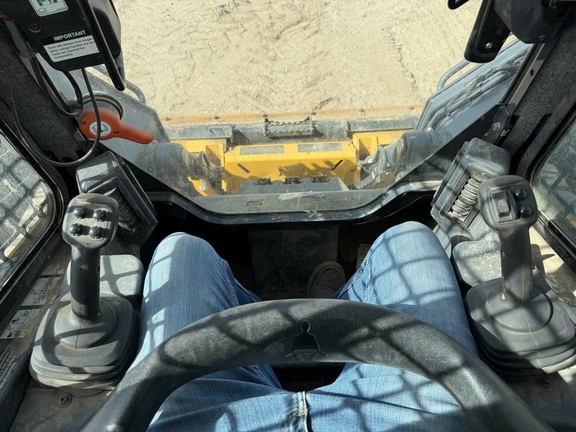2024 John Deere 320G - Photo24