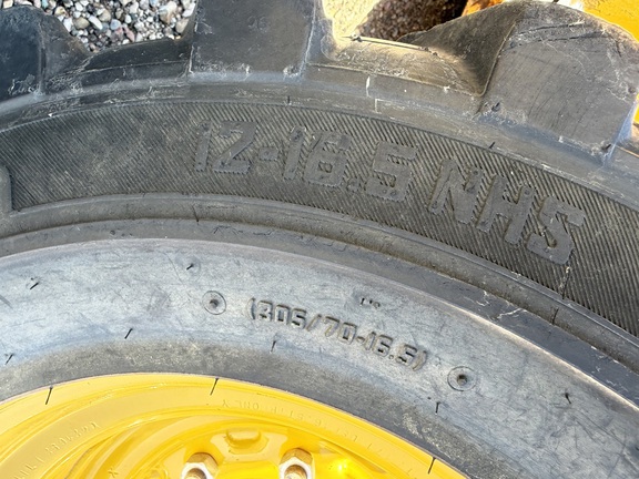 2024 John Deere 320G - Photo9