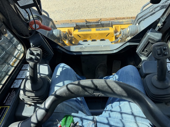 2024 John Deere 320G - Photo25