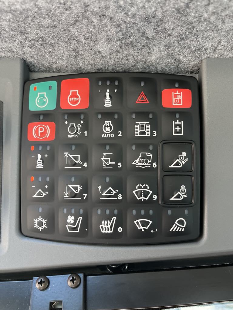 John Deere 335 P Image 5