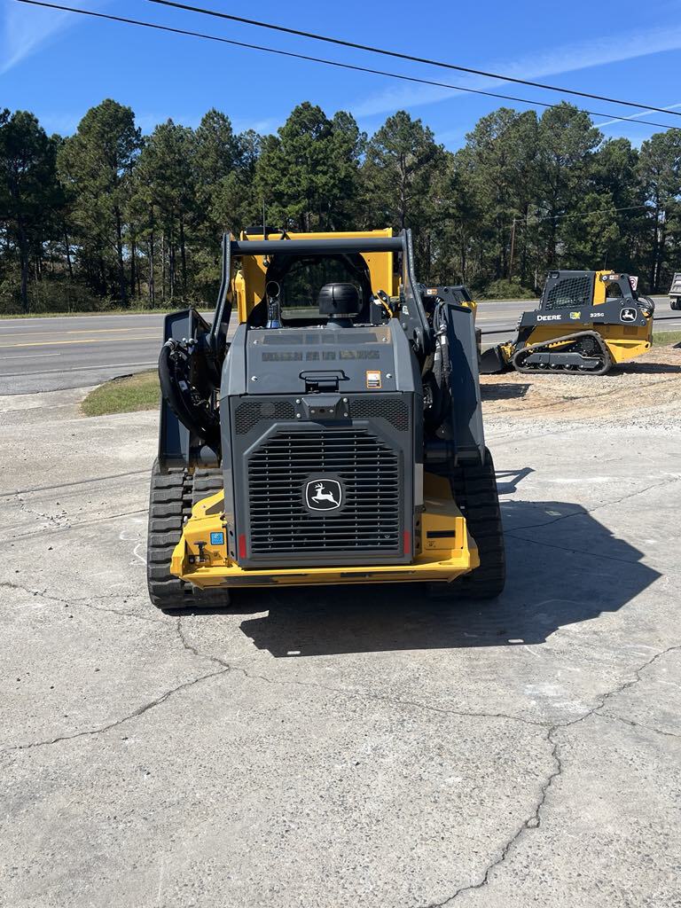 John Deere 335 P Image 3