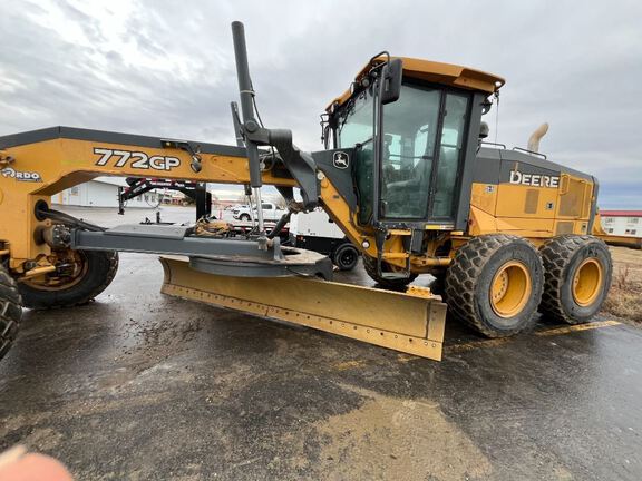 Photo of a 2016 John Deere 772G