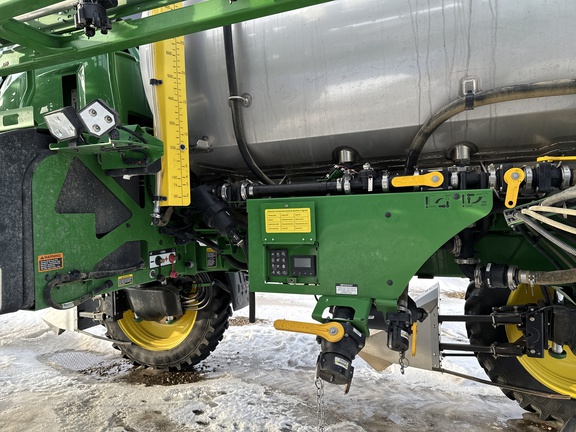 Used 2023 John Deere 412R Self Propelled Sprayers at Horizon Ag & Turf in Lloydminster, AB - Photo8
