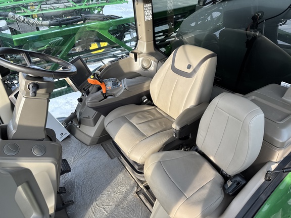 Used 2023 John Deere 412R Self Propelled Sprayers at Horizon Ag & Turf in Lloydminster, AB - Photo11