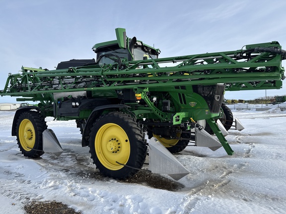 Used 2023 John Deere 412R Self Propelled Sprayers at Horizon Ag & Turf in Lloydminster, AB - Photo2