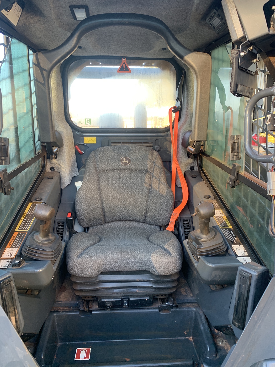 2023 John Deere 331G Image 3