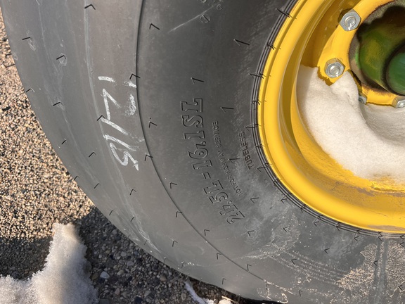 2024 John Deere 461R - Photo12