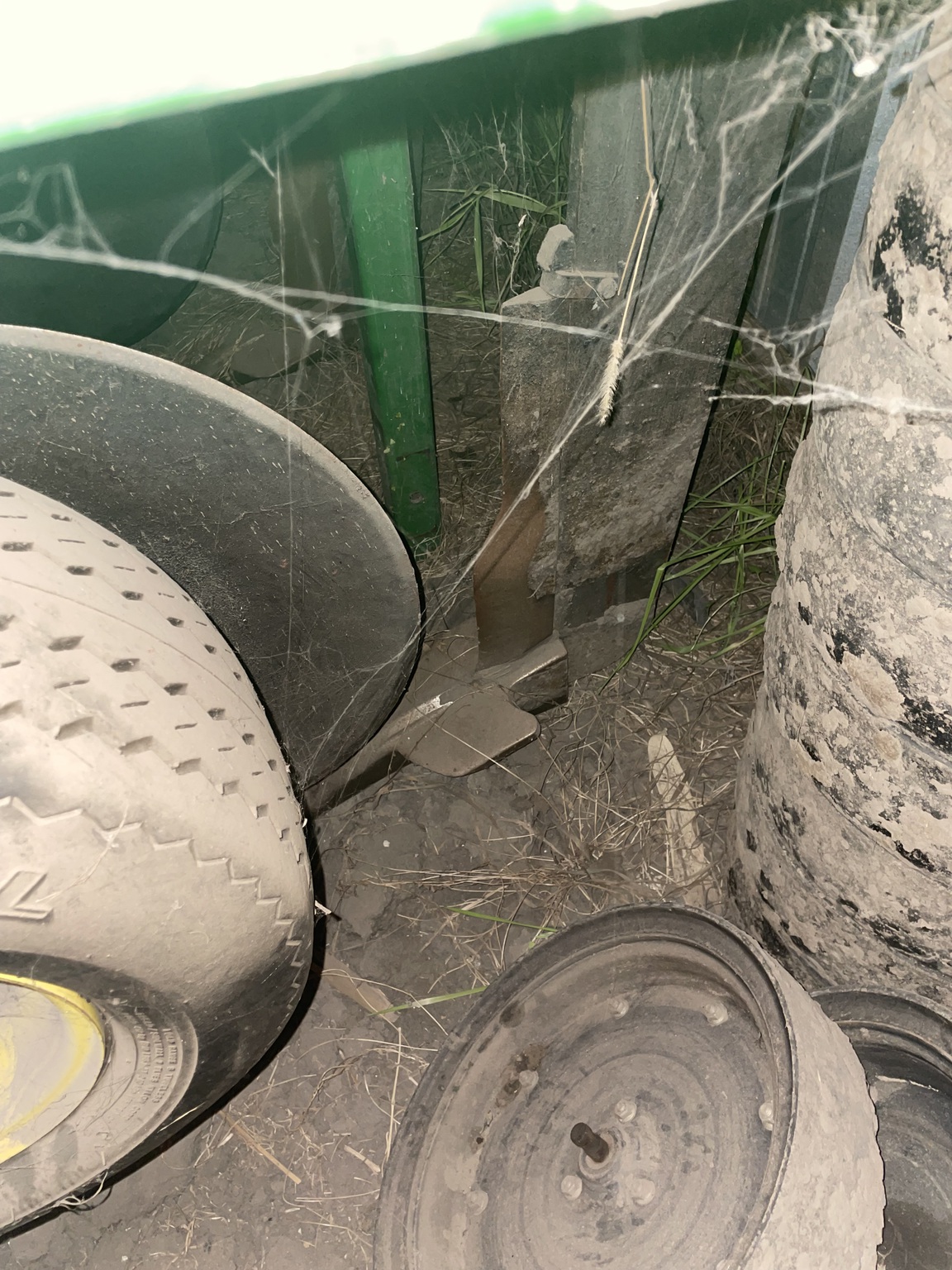 2004 John Deere 2100 Image 8