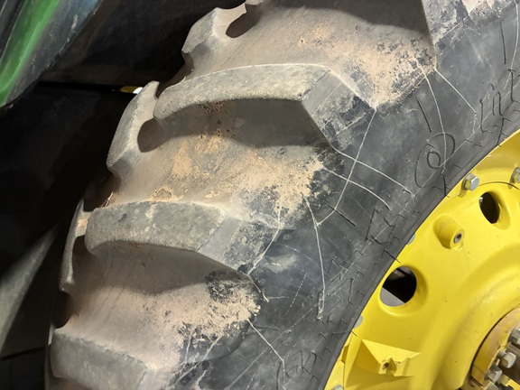 2018 John Deere 6215R (2nd thumbnail)