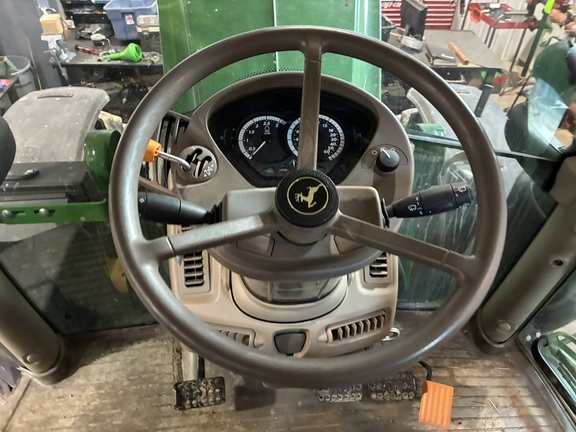 2018 John Deere 6215R (15th thumbnail)