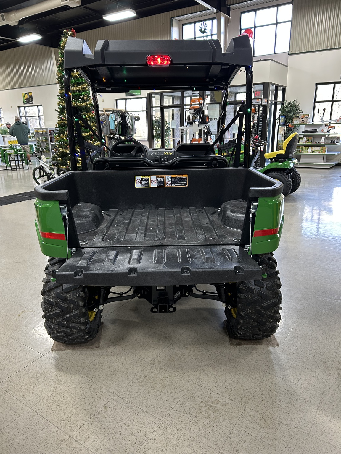 2025 John Deere XUV560E Image 12