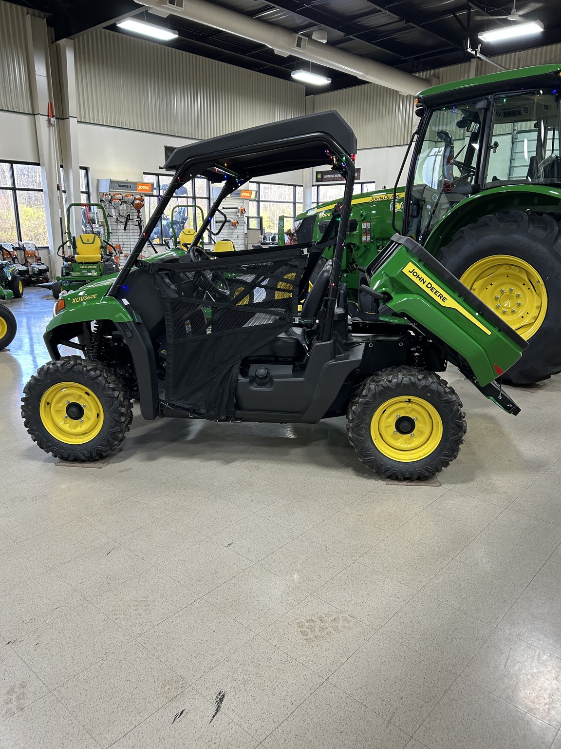 2025 John Deere XUV560E Image 2