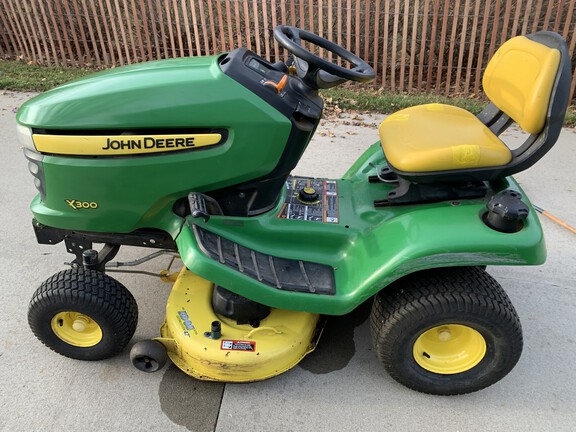  John Deere X300