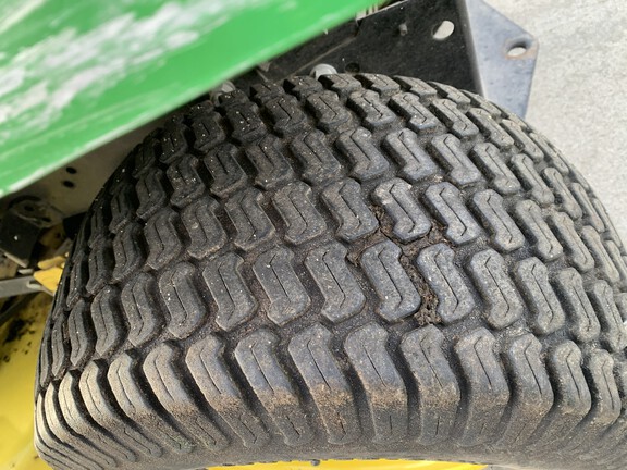 2013 John Deere X300 - Photo9