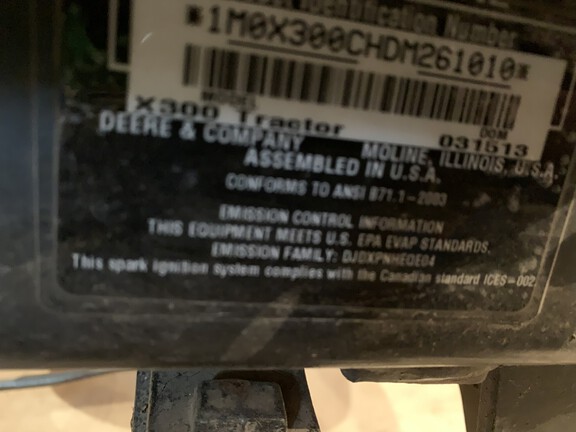 2013 John Deere X300 - Photo10