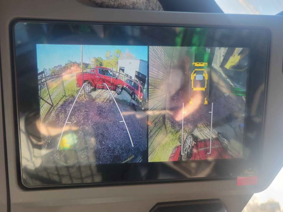 2025 John Deere 335 P Image 4