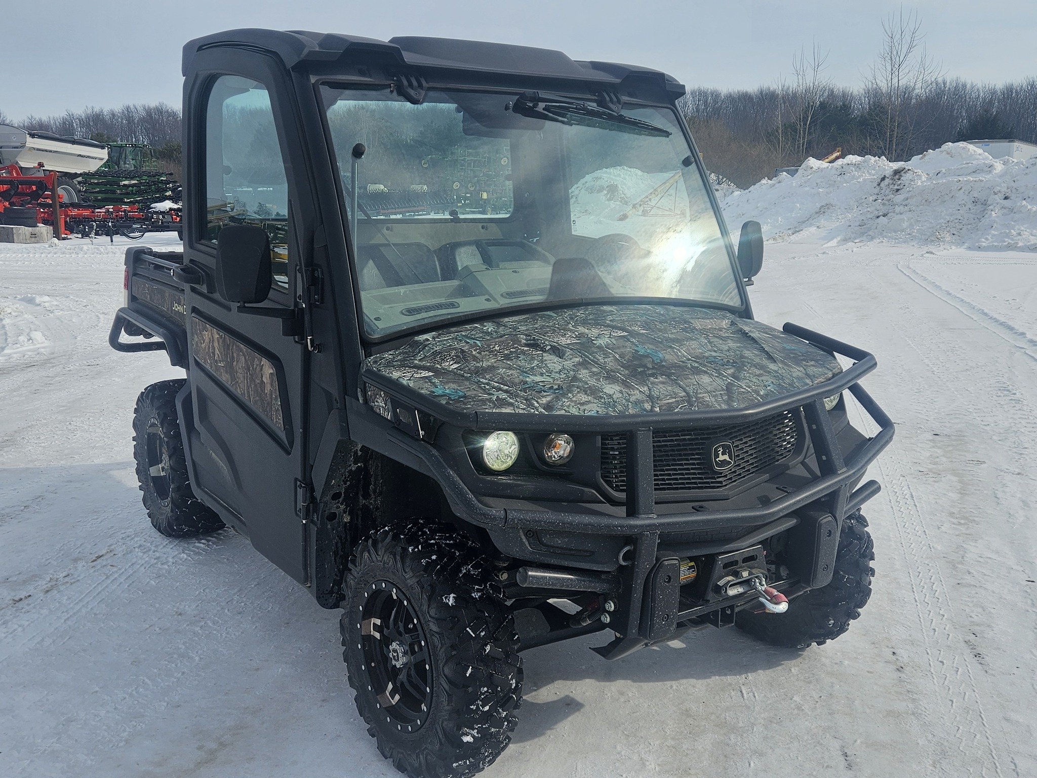 2021 John Deere XUV 835R Image 1
