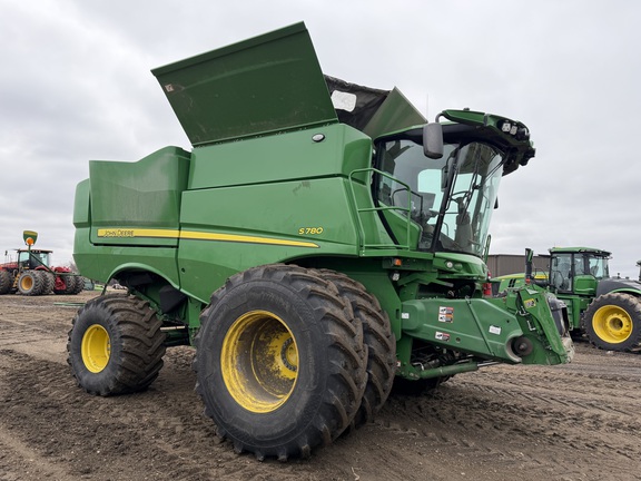  John Deere S780