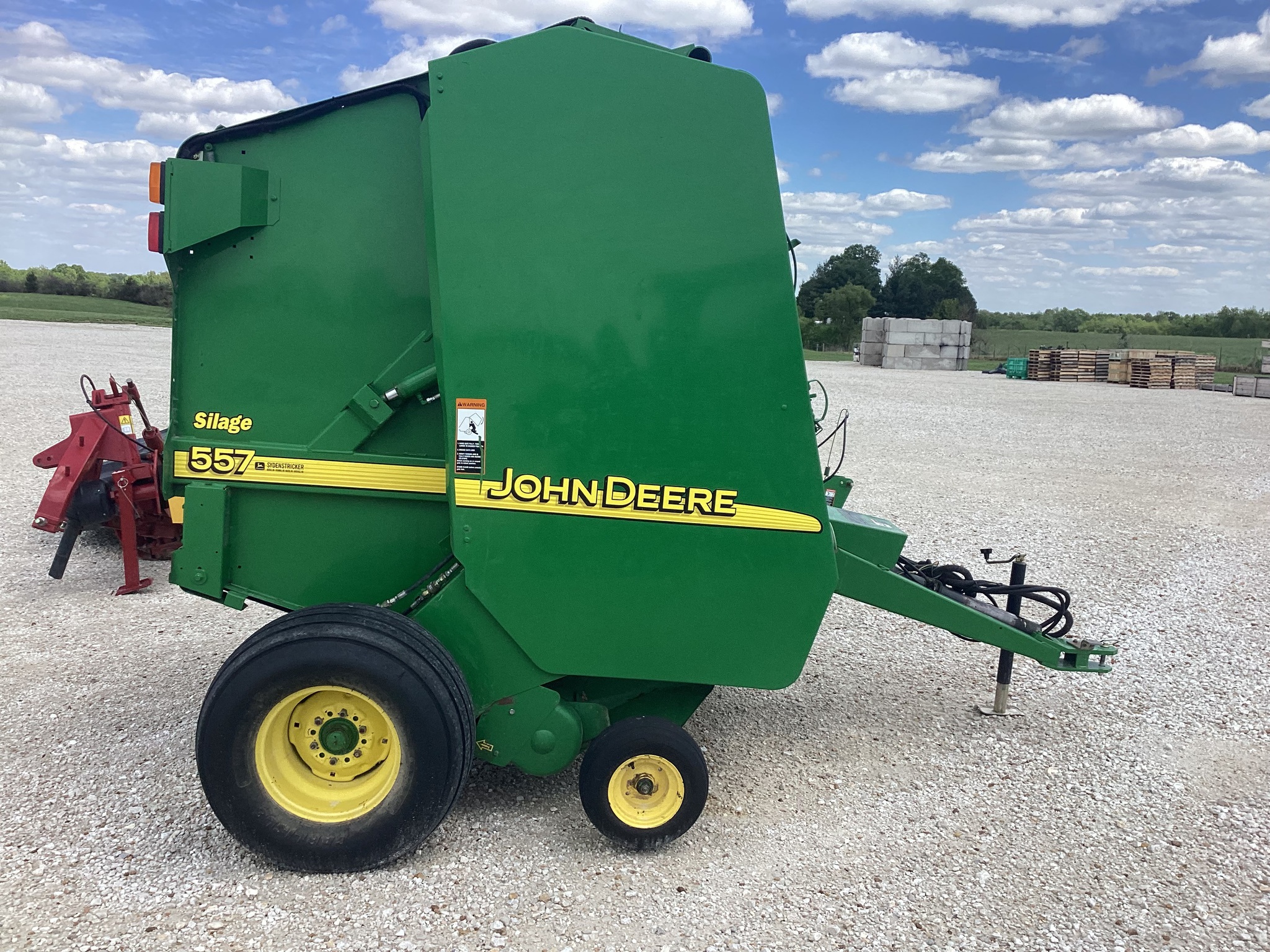  2002 John Deere 557 at Heritage Tractor in Rockport, IL