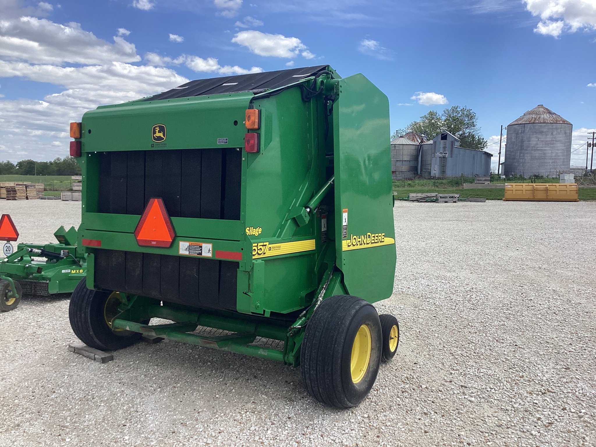  2002 John Deere 557 at Heritage Tractor in Rockport, IL