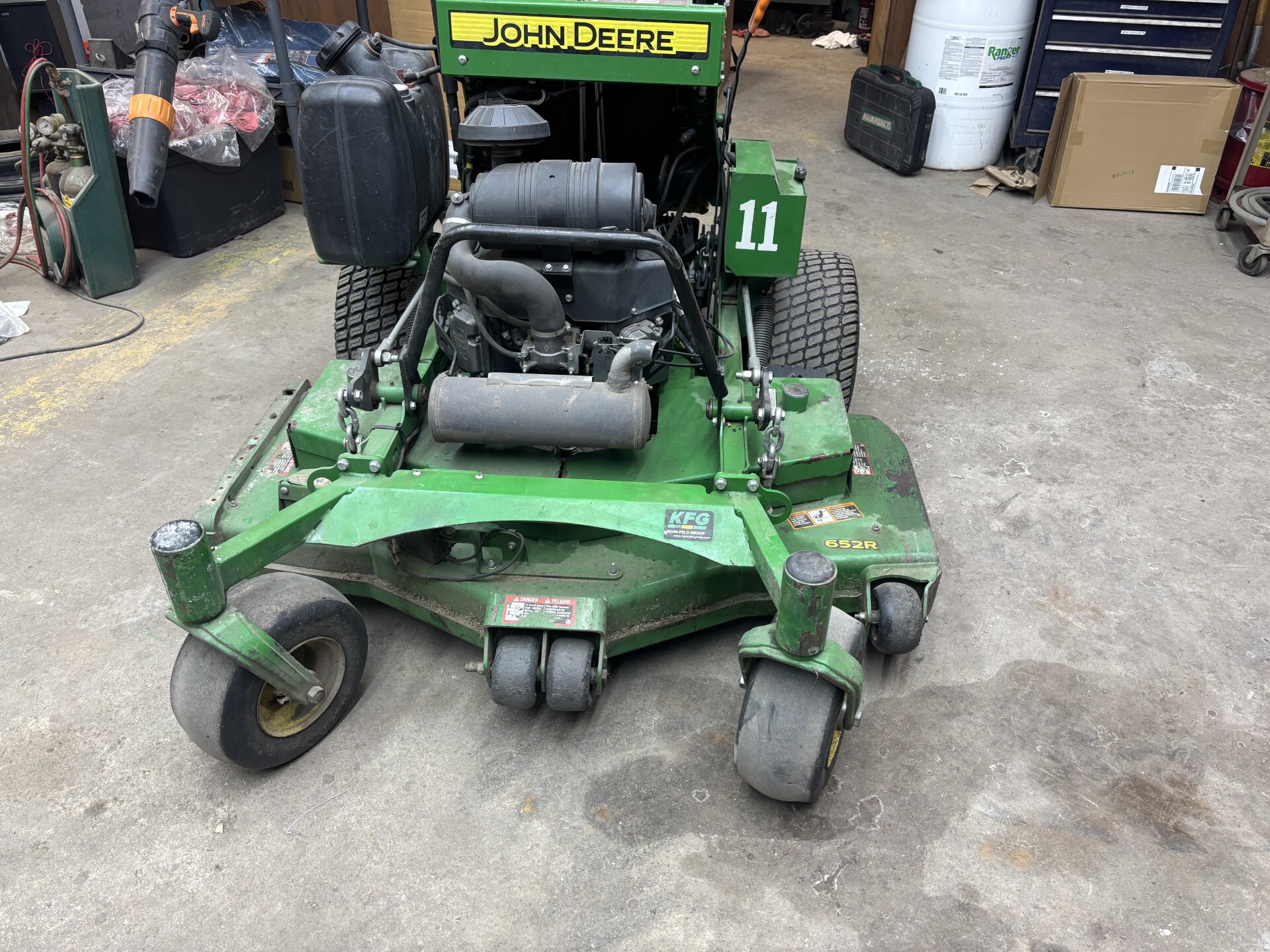 2018 John Deere 652R Image 4