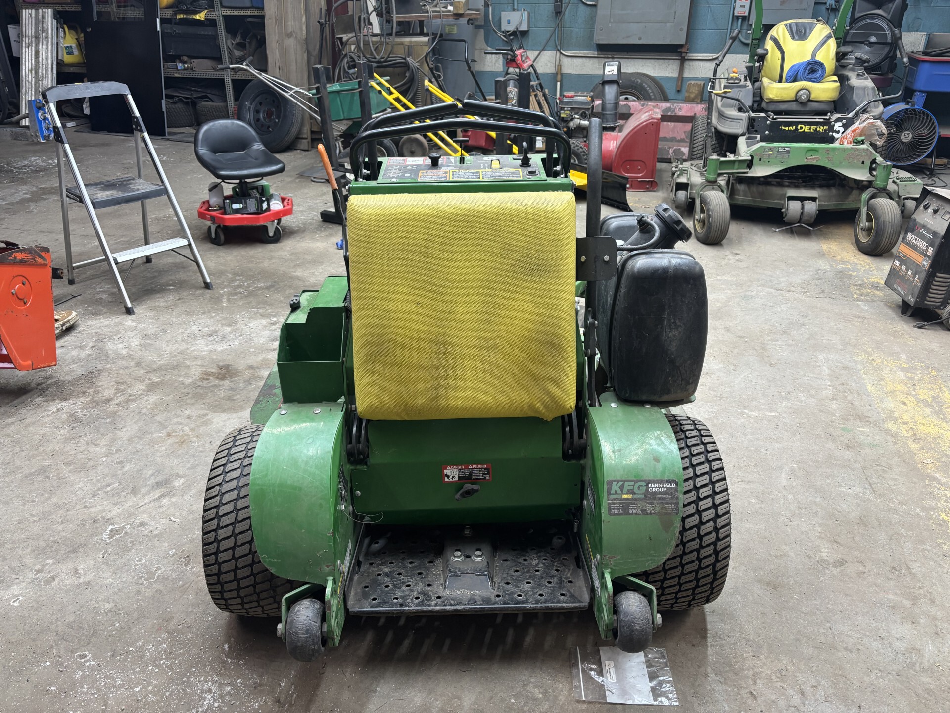 2018 John Deere 652R Image 5