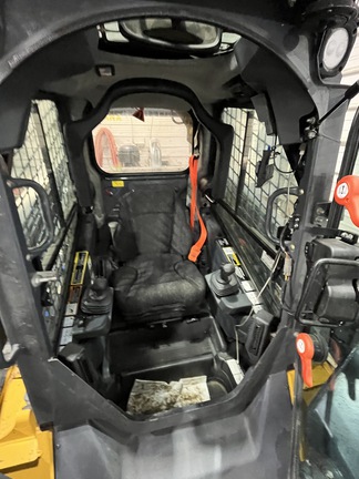 Used 2020 John Deere 333G Compact Track Loaders at Horizon Ag & Turf in Edmonton West, AB - Photo6
