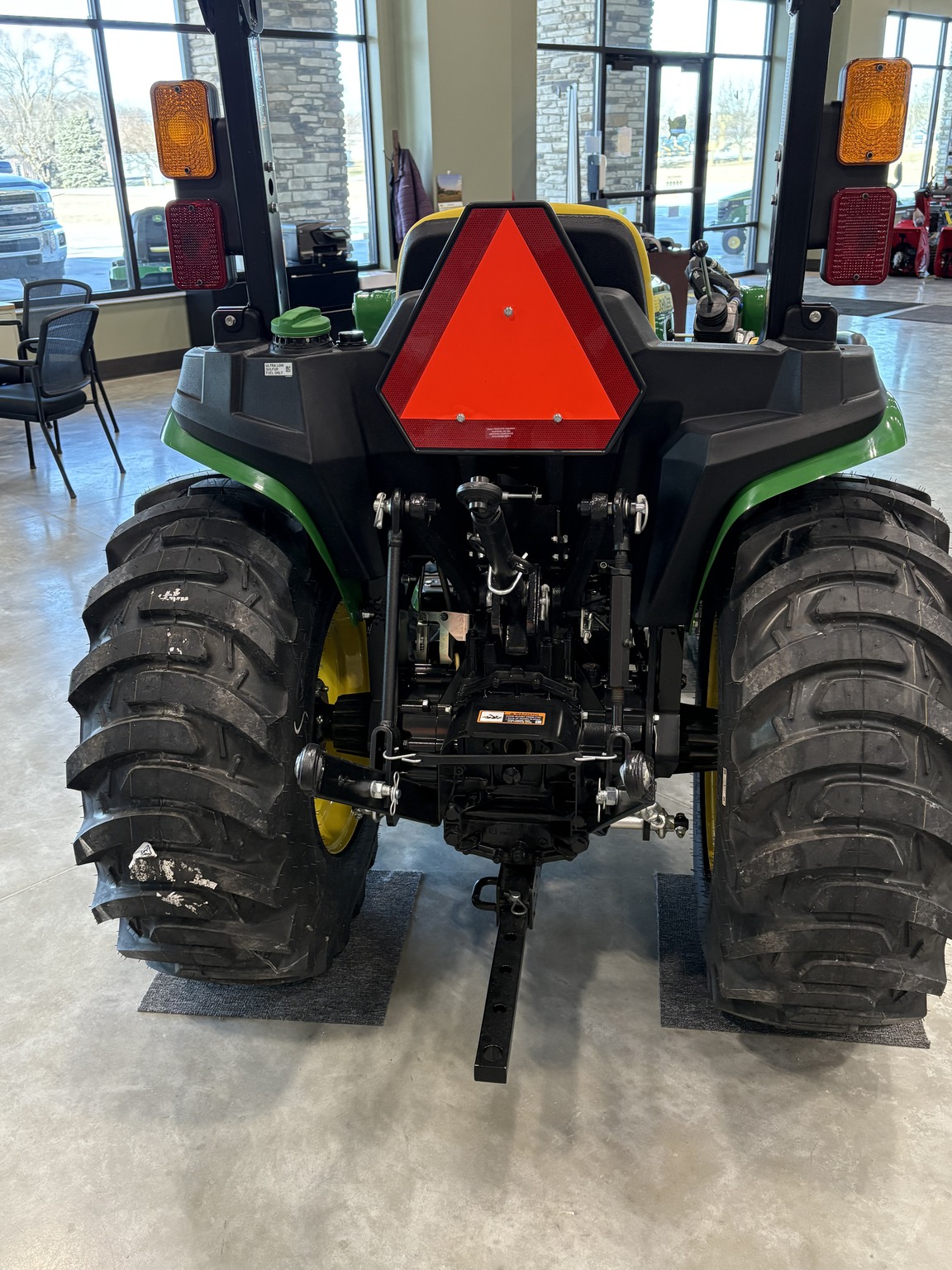 2025 John Deere 3025E Image 5