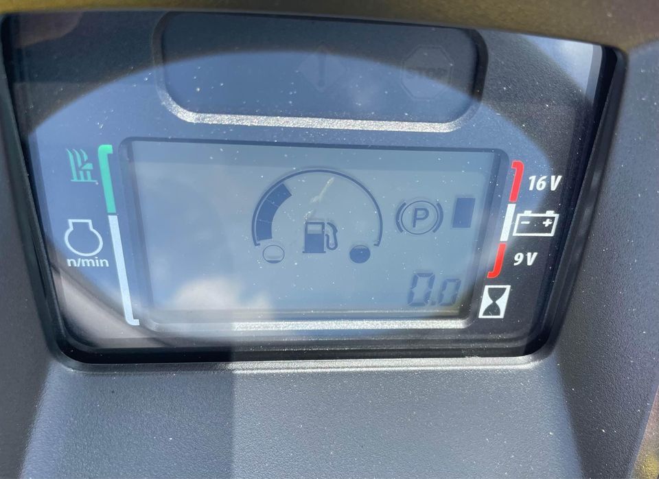 2025 John Deere X350 Image 3