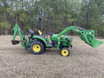 2022 John Deere 2032R Photo 1