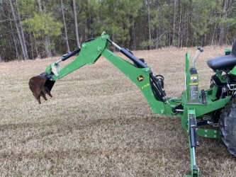 2022 John Deere 2032R Photo 8