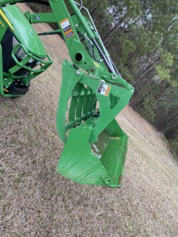 2022 John Deere 2032R Photo 7