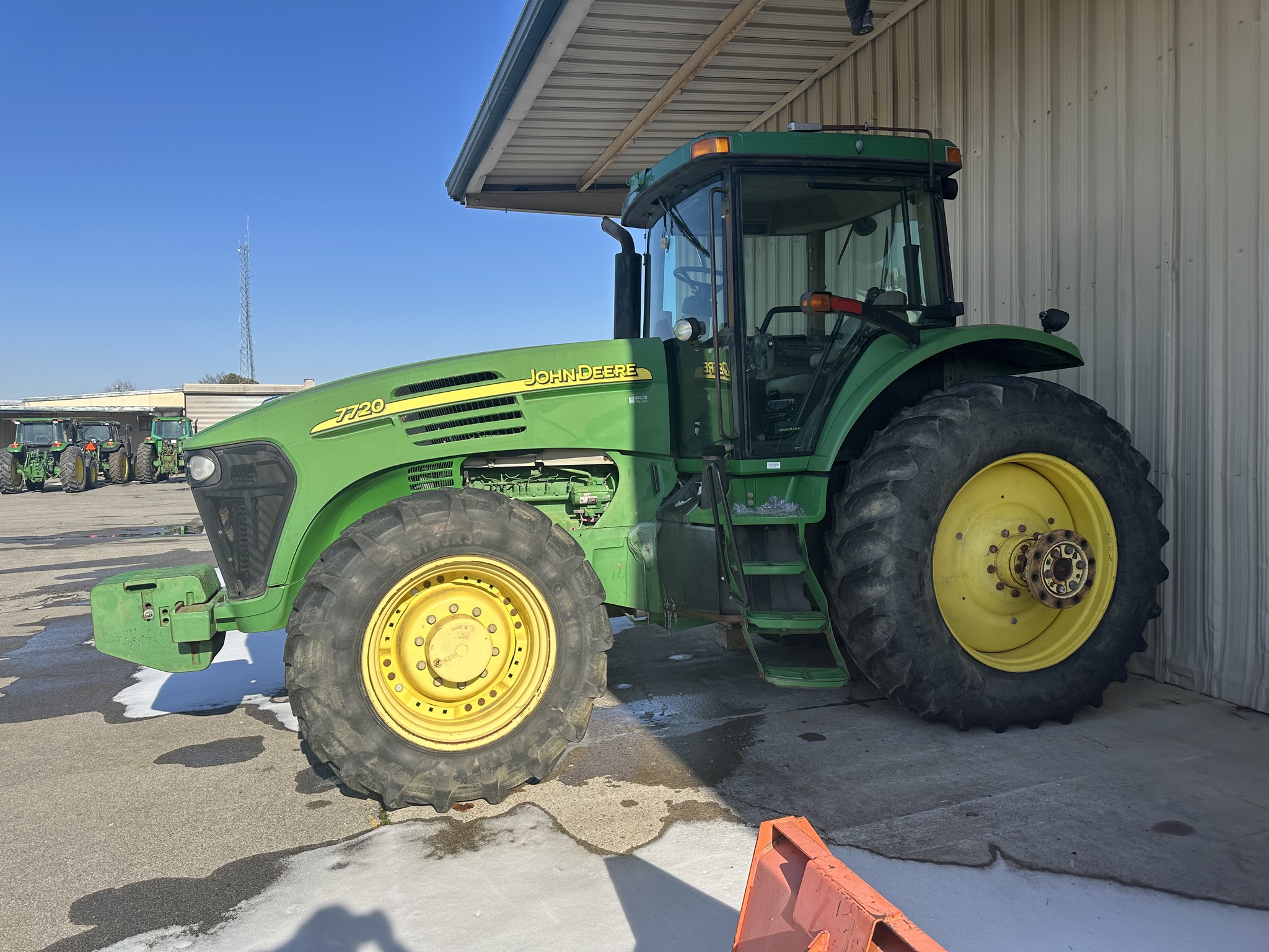 2004 John Deere 7720 Image 1