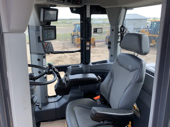2025 John Deere 544 P