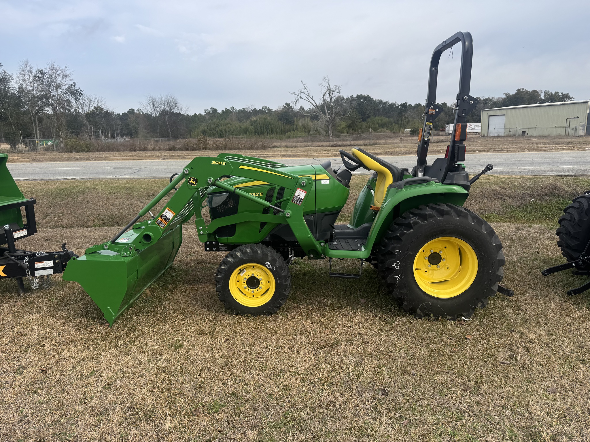 2024 John Deere 3032E Image 1