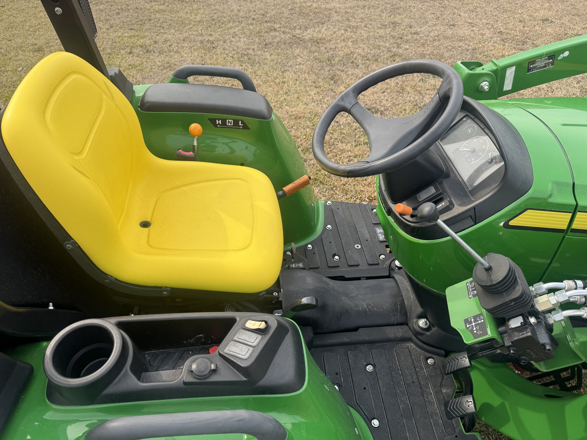 2024 John Deere 3032E Image 4
