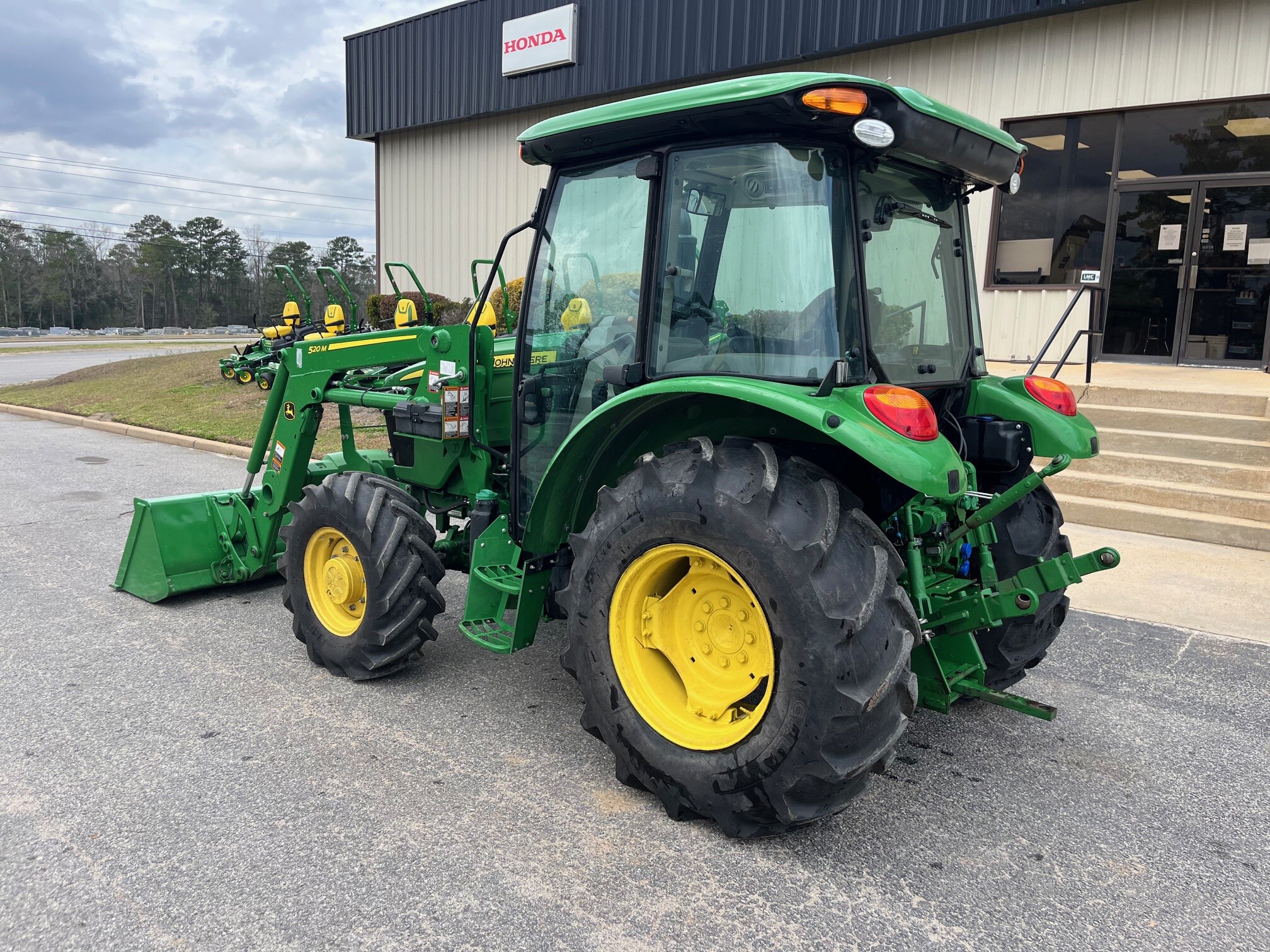 2024 John Deere 5067E Image 4