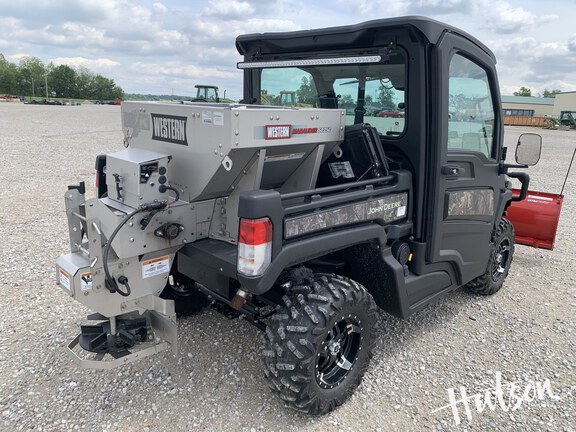 Photo of 2024 John Deere XUV 835M