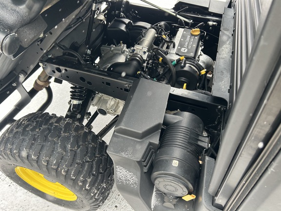 Used 2022 John Deere XUV 835R ATVs & Gators at Horizon Ag & Turf in Wetaskiwin, AB - Photo28