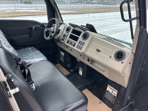 Used 2022 John Deere XUV 835R ATVs & Gators at Horizon Ag & Turf in Wetaskiwin, AB - Photo17